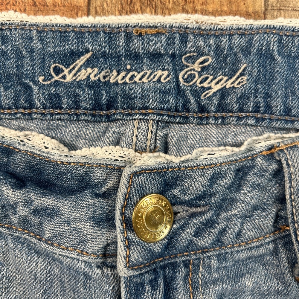 American Eagle Blue Crochet Lace Trim Distressed Denim Cut Off Jean Shorts 10 - Picture 5 of 8